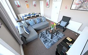 Stunning 3 Bedroom Serviced Flat In North London